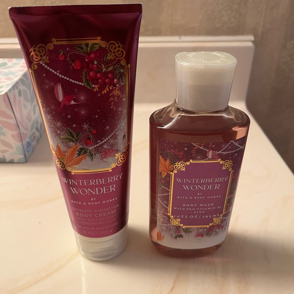 Bath & Body Winterberry Wonder Full Size Shower Gel and Body Cream